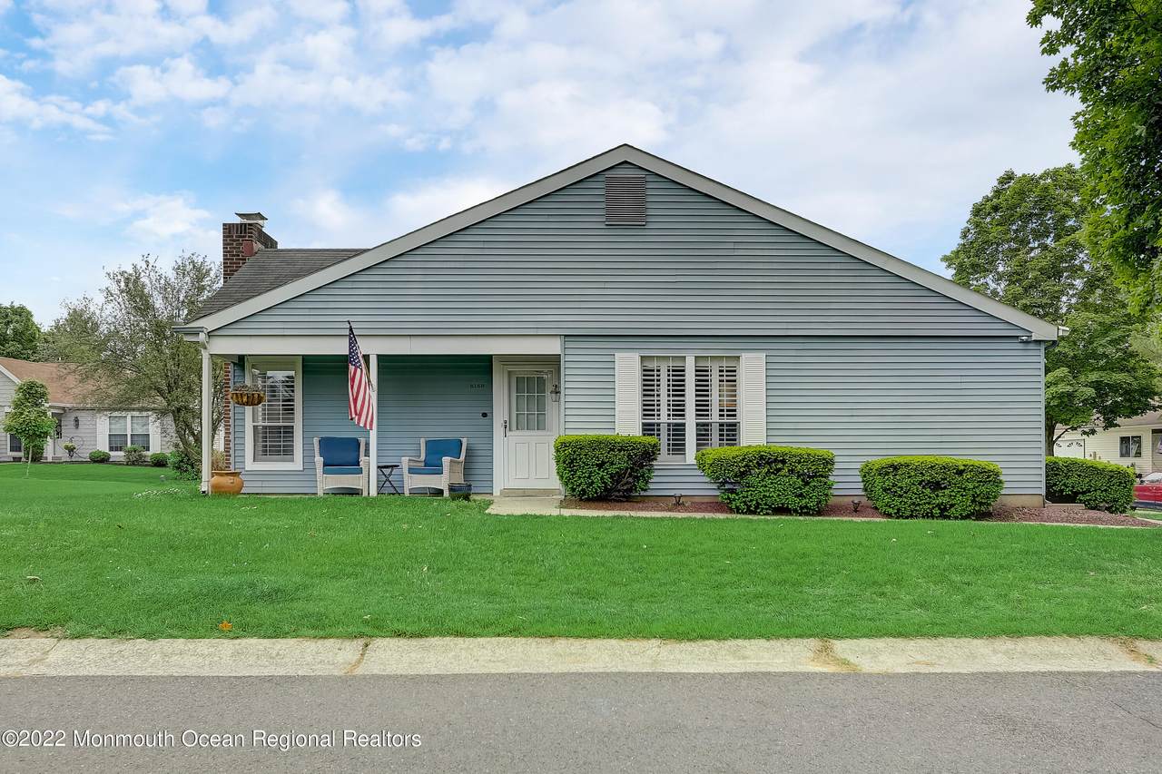 816B Liverpool Circle - Photo 1