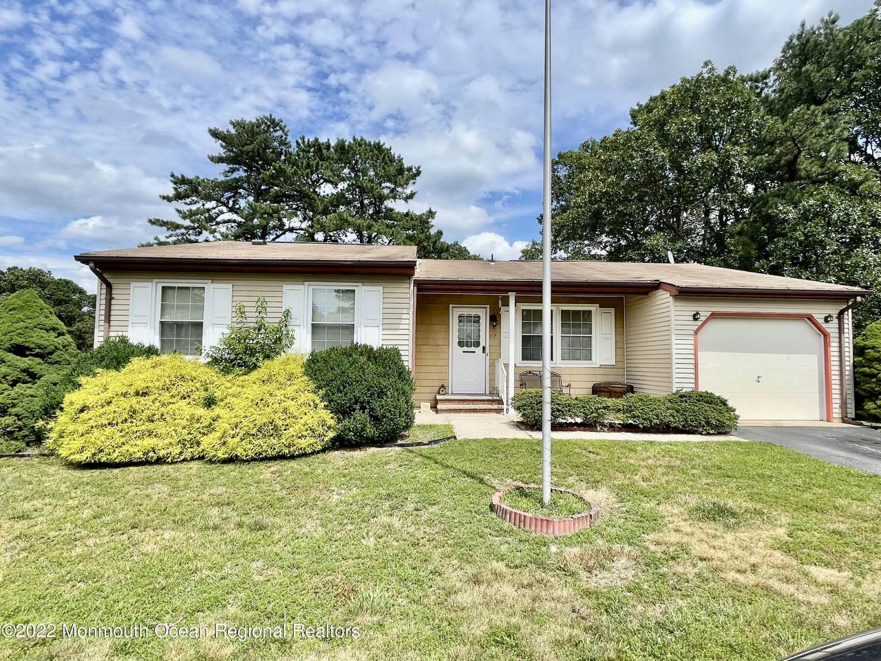 17 Chelsea Drive - Photo 1