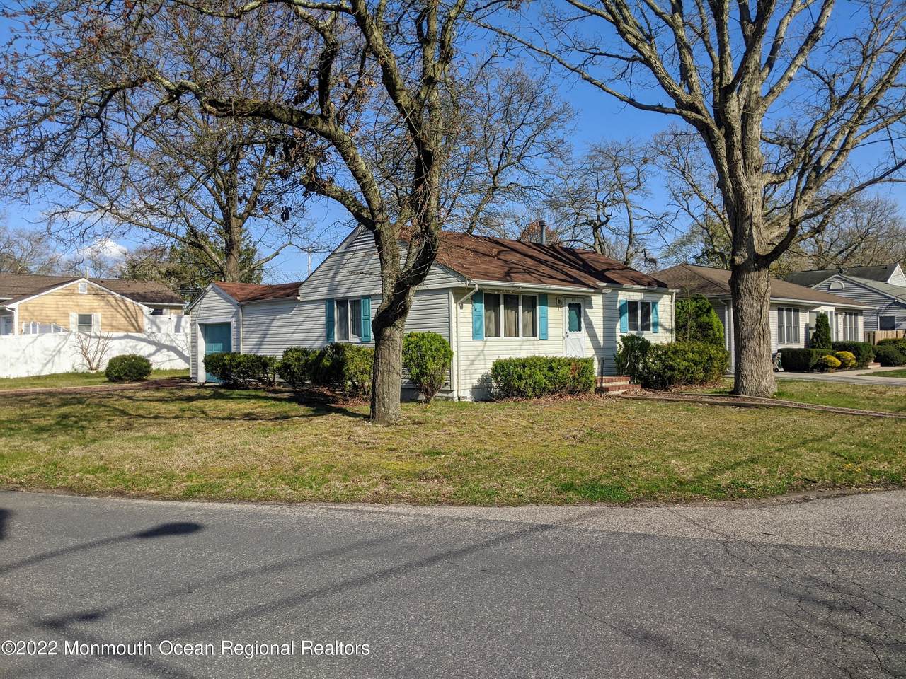 3915 Smith Drive - Photo 1