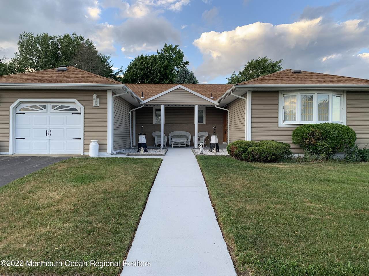 980 Jamaica Boulevard - Photo 1