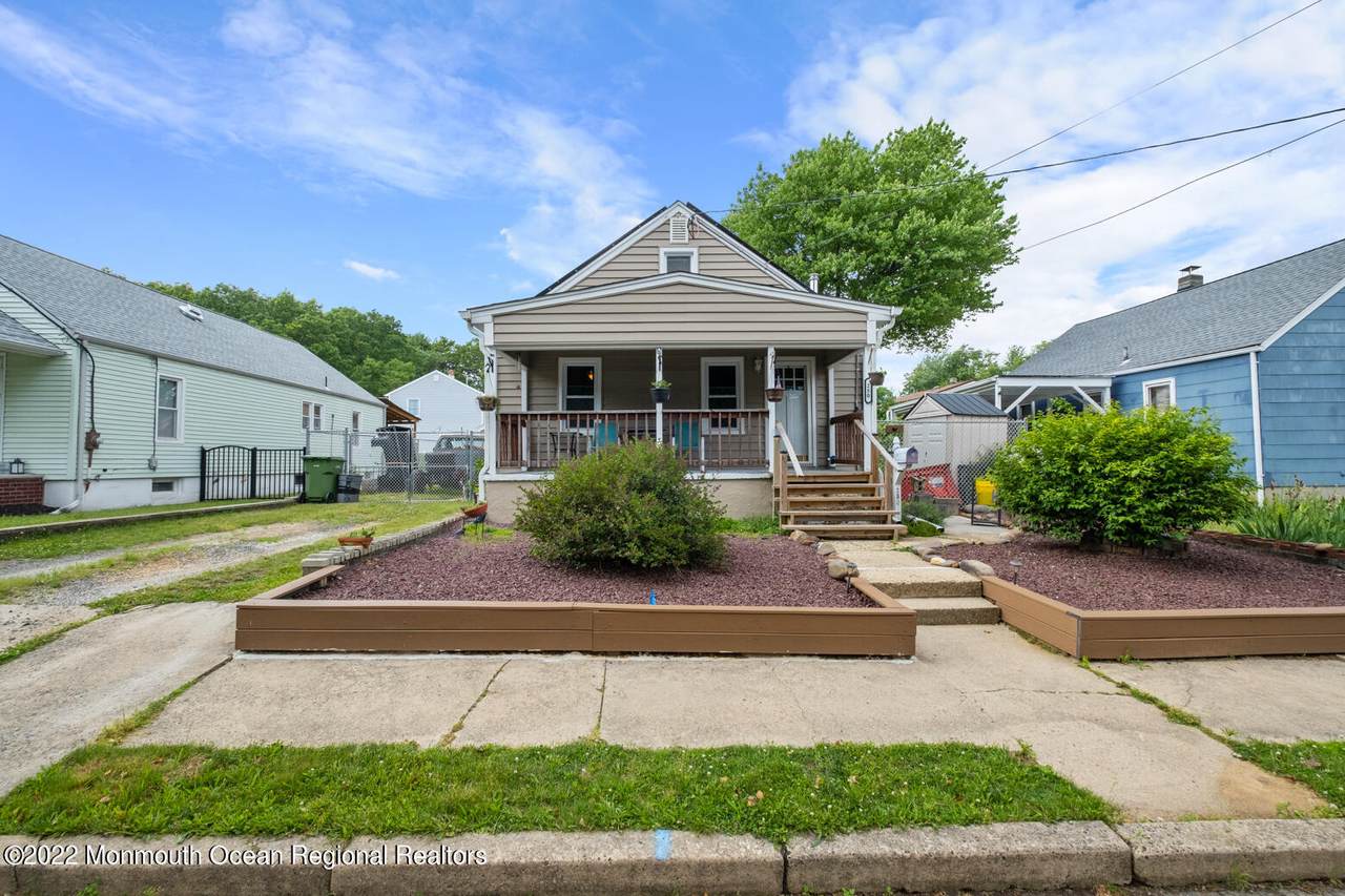 250 Schussler Street - Photo 1