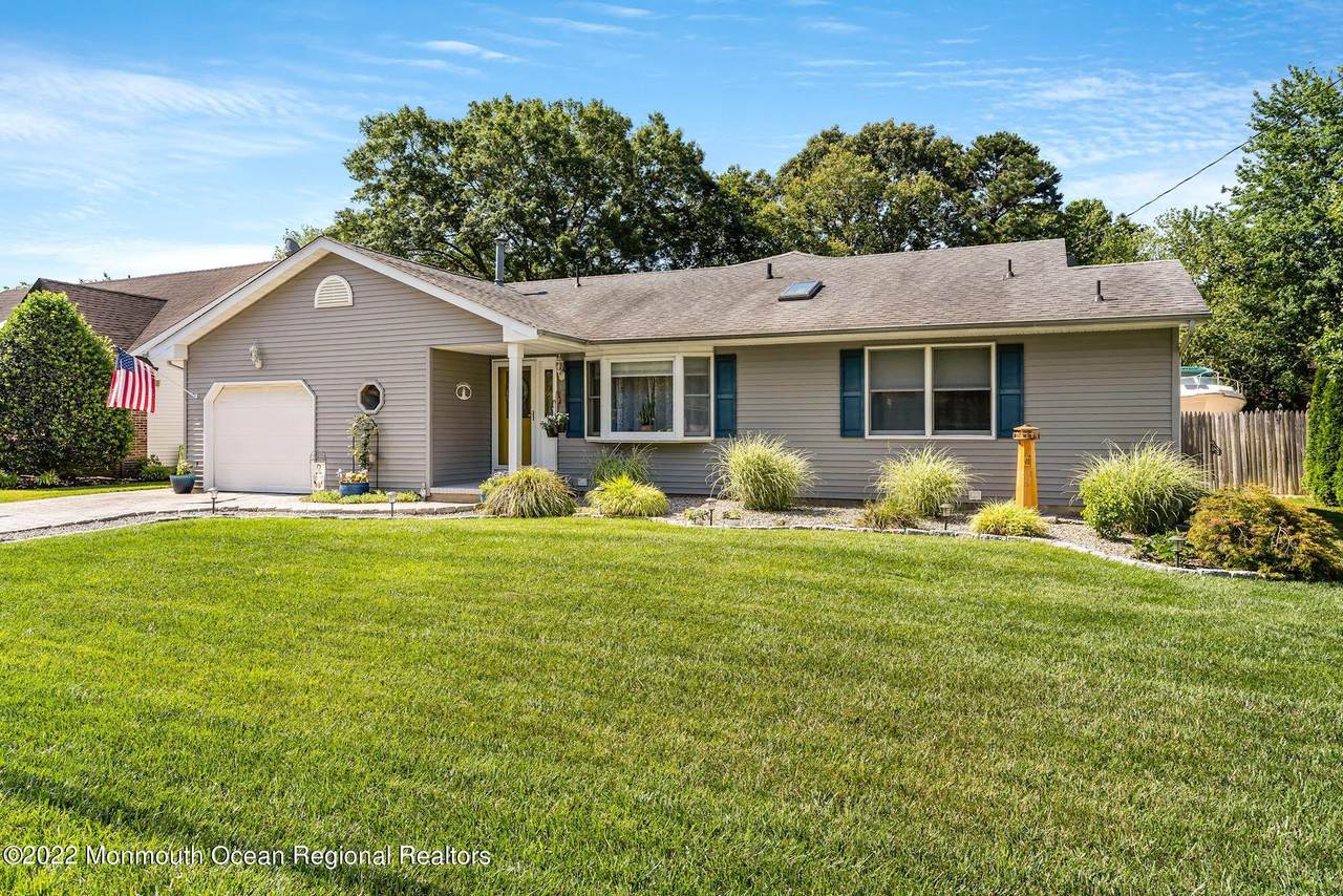 302 Riviera Drive - Photo 1