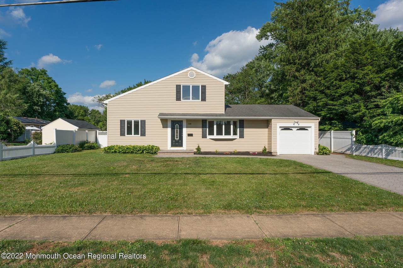 138 Wynnewood Drive - Photo 1