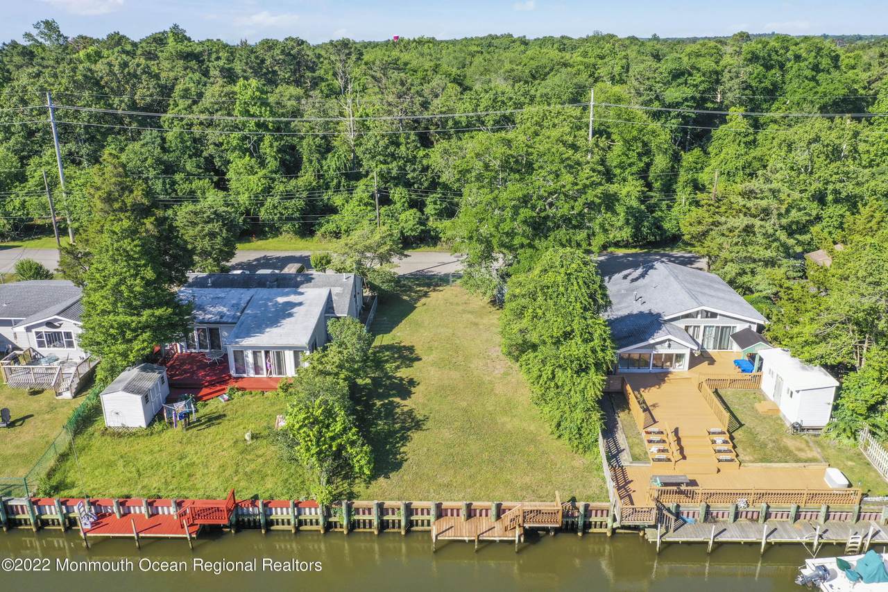 11 Admiral Drive - Photo 1