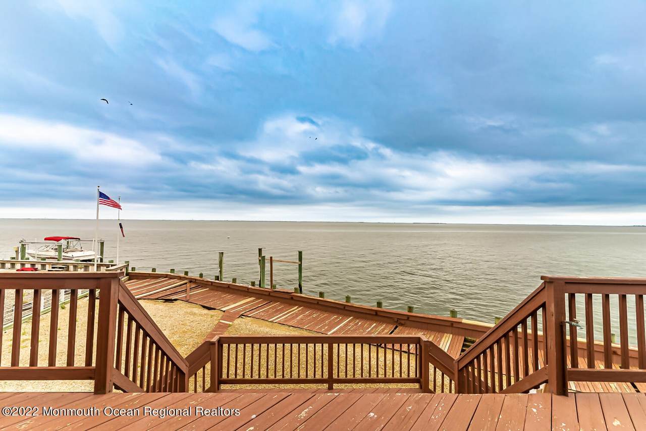 240 Heron Road - Photo 1
