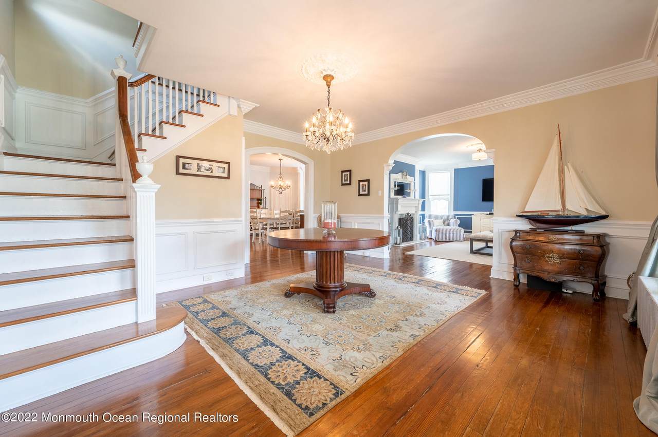 110 10th Avenue - Photo 1
