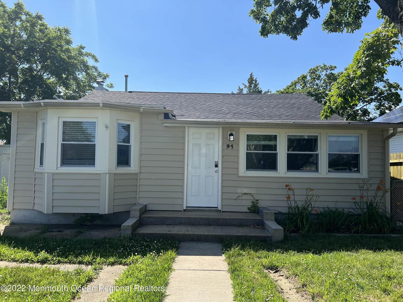 91 River Drive - Photo 1