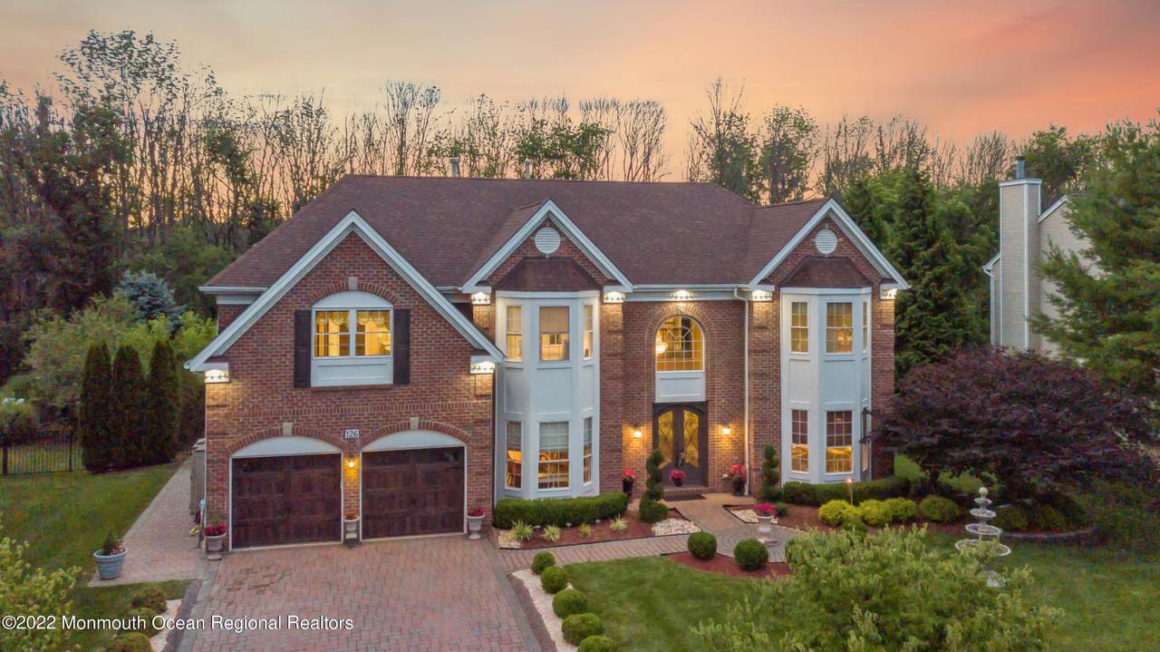 126 Princeton Oval - Photo 1