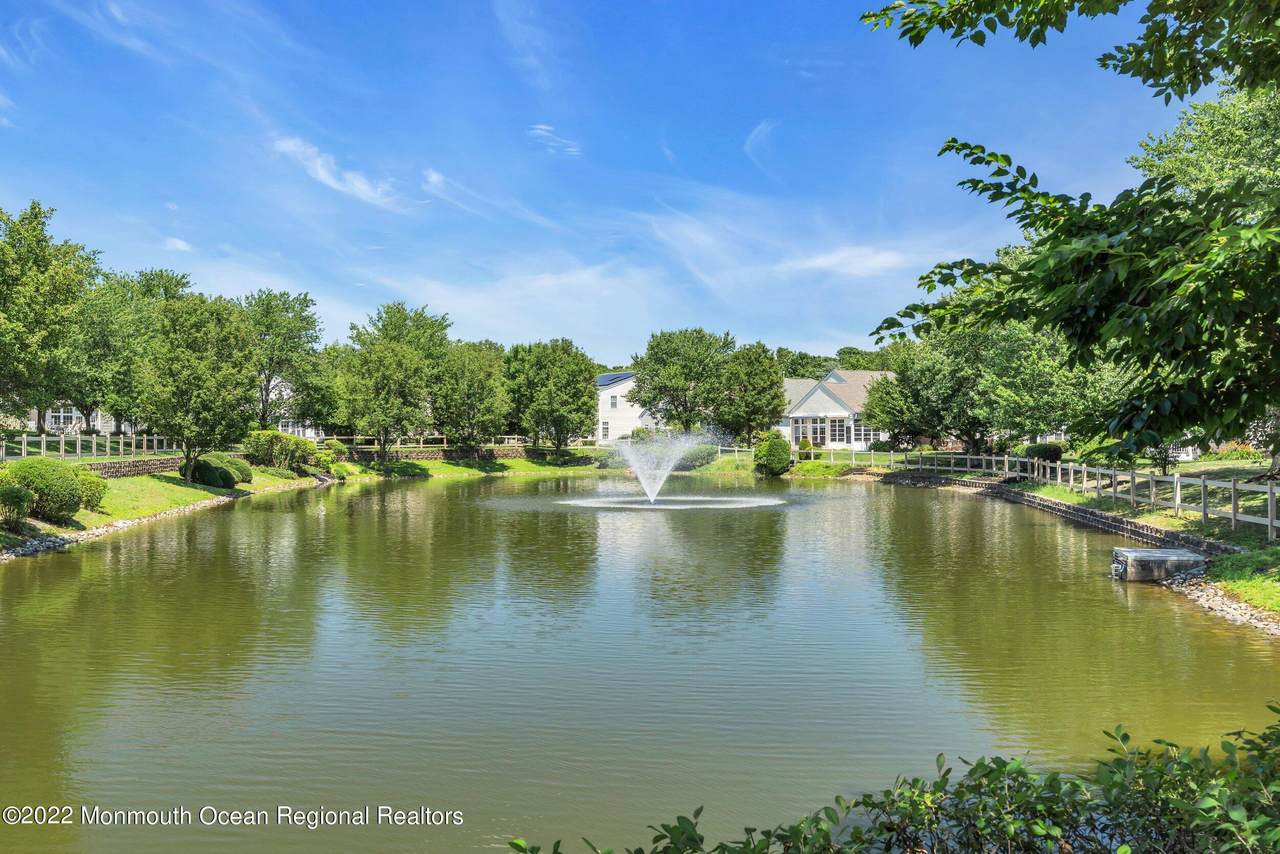 18 Golden Seasons Drive - Photo 1