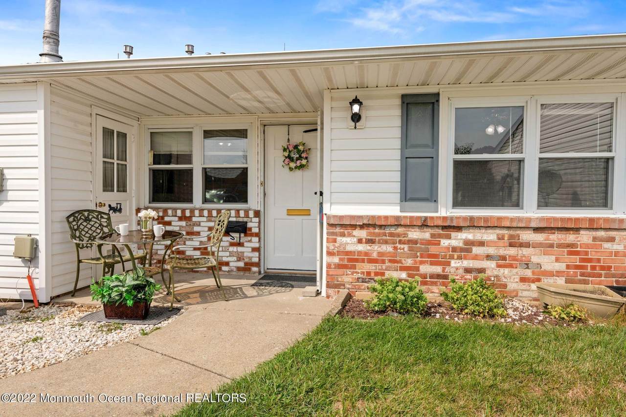 6 Valery Road - Photo 1