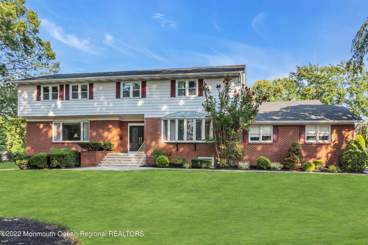 16 Arthur Place - Photo 1