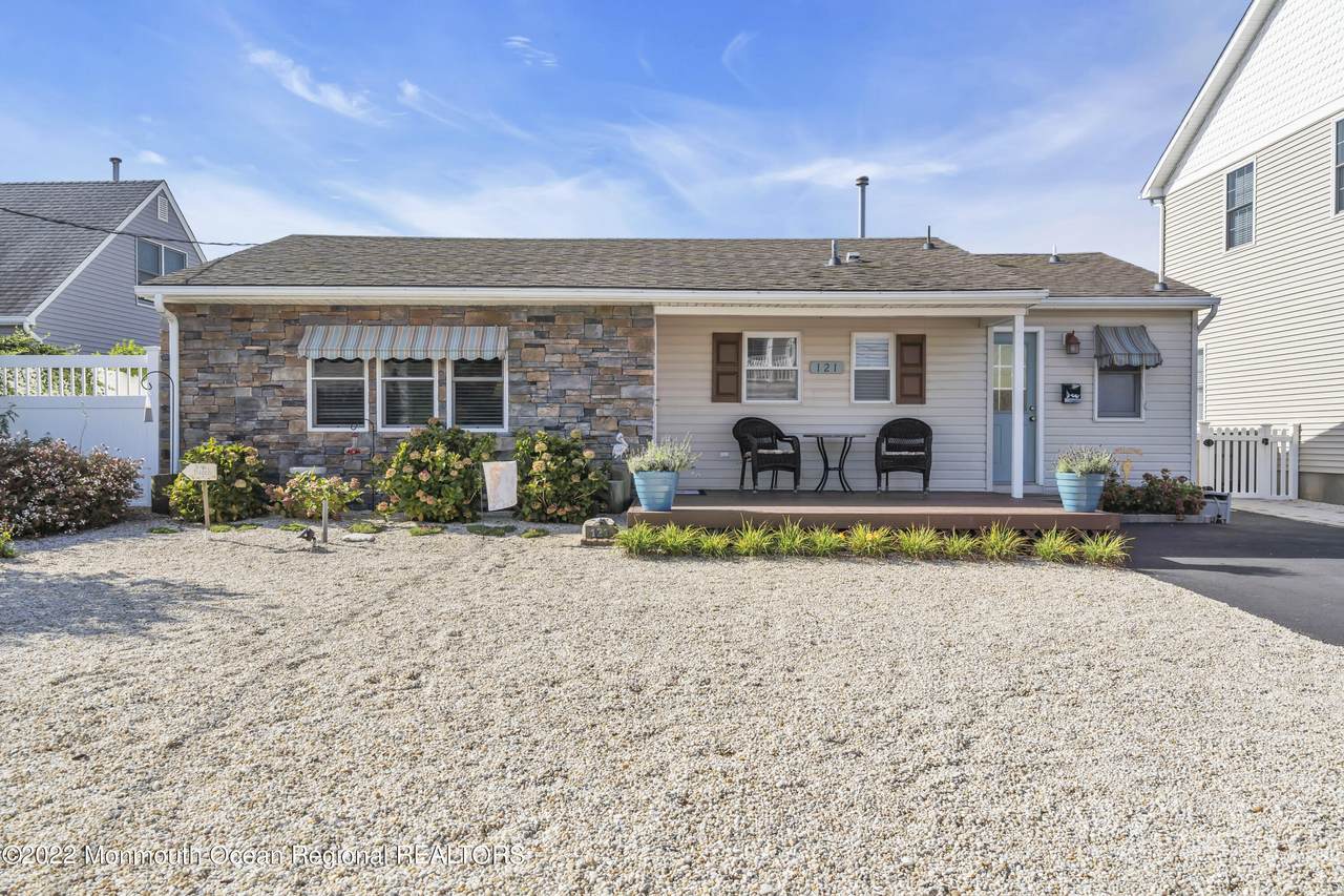 121 San Fernando Drive - Photo 1