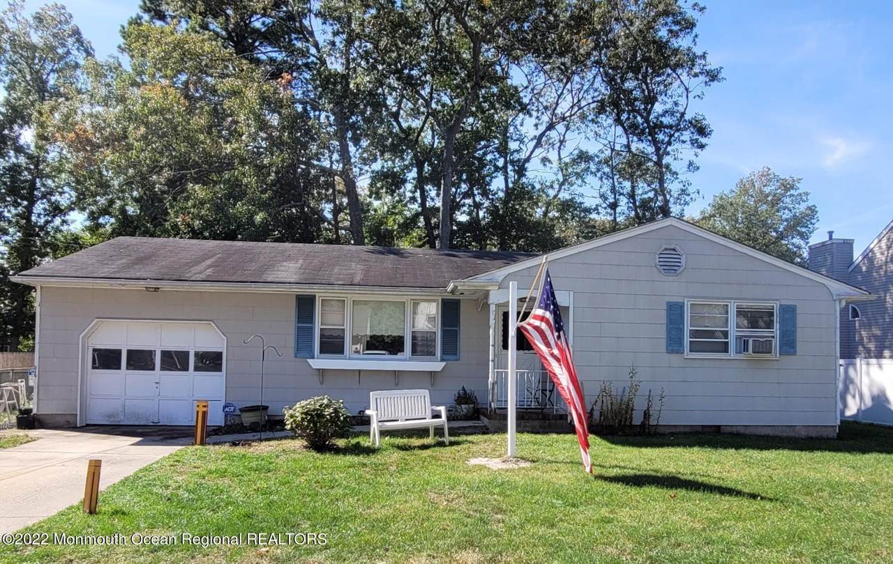 1619 Ewart Road - Photo 1