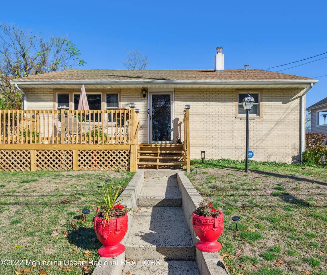 2223 Lake Avenue - Photo 1
