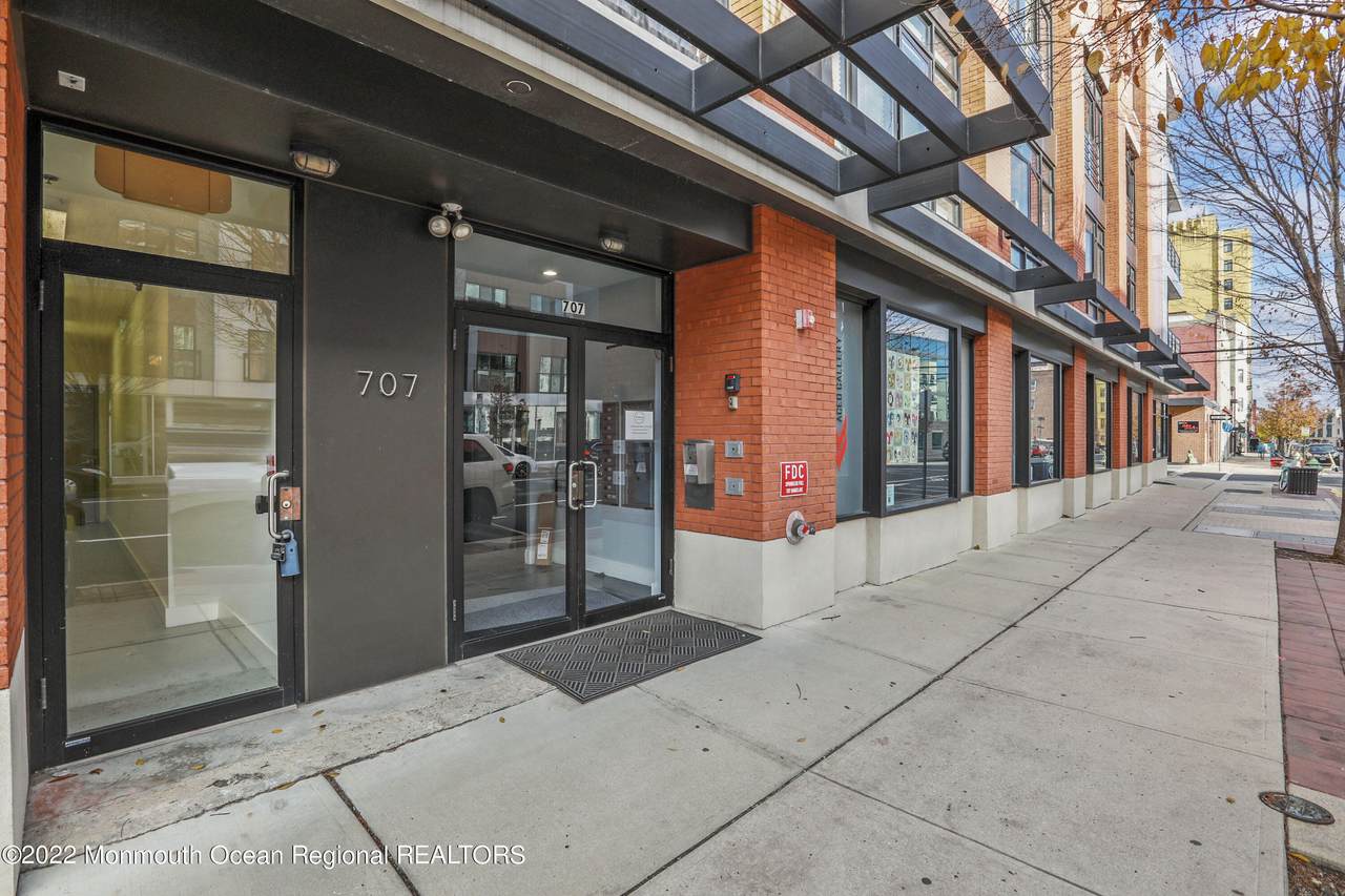 707 Bangs Avenue - Photo 1