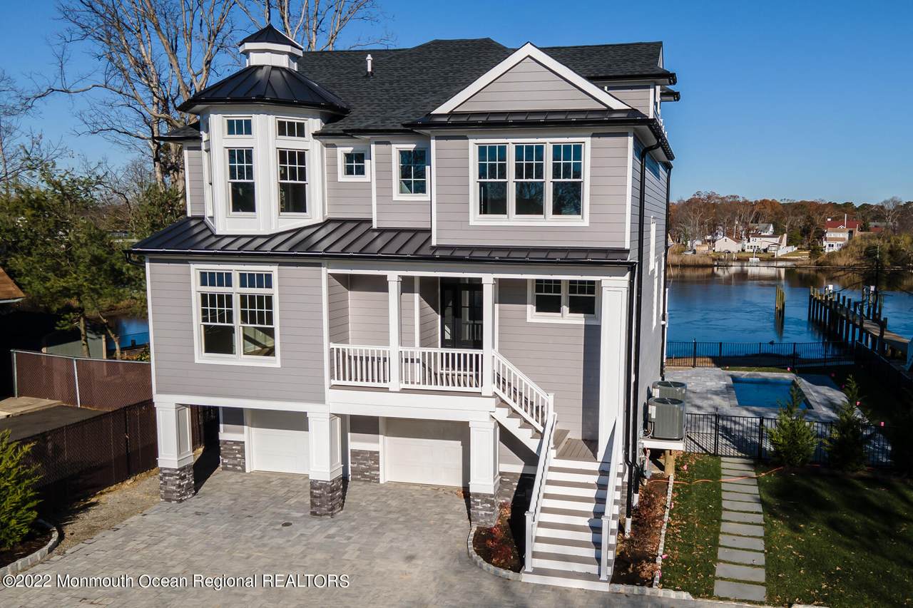 494 Princeton Avenue - Photo 1