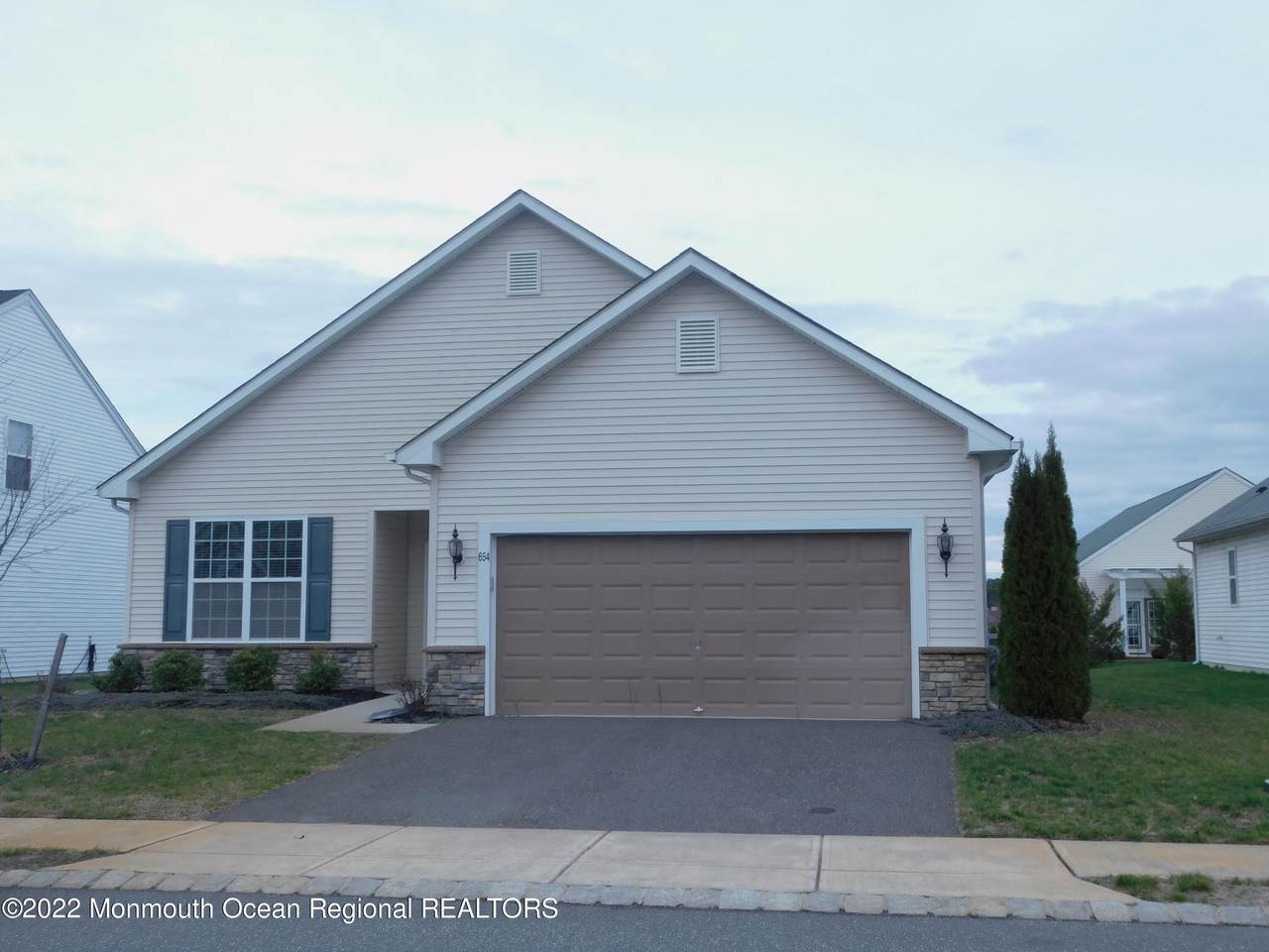 654 Timberline Lane - Photo 1