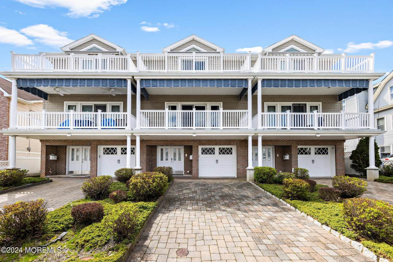 209 Ocean Park Avenue - Photo 1