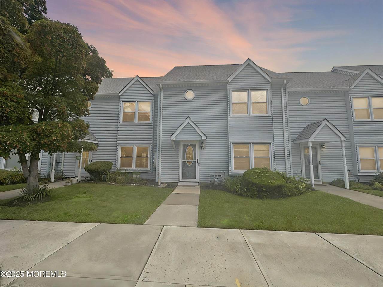 48 Colonial Court - Photo 1