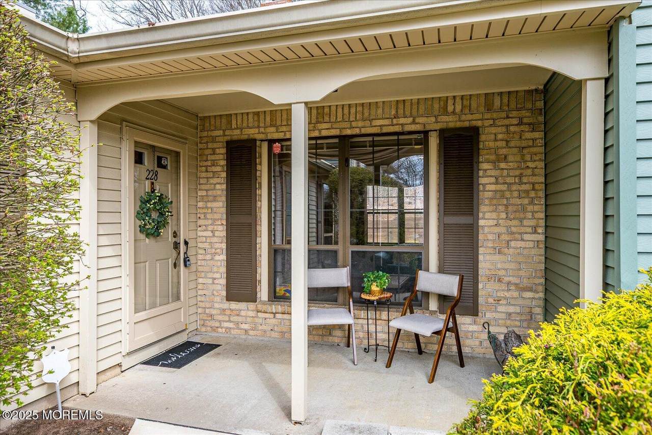 228 Perth Hill Court - Photo 1