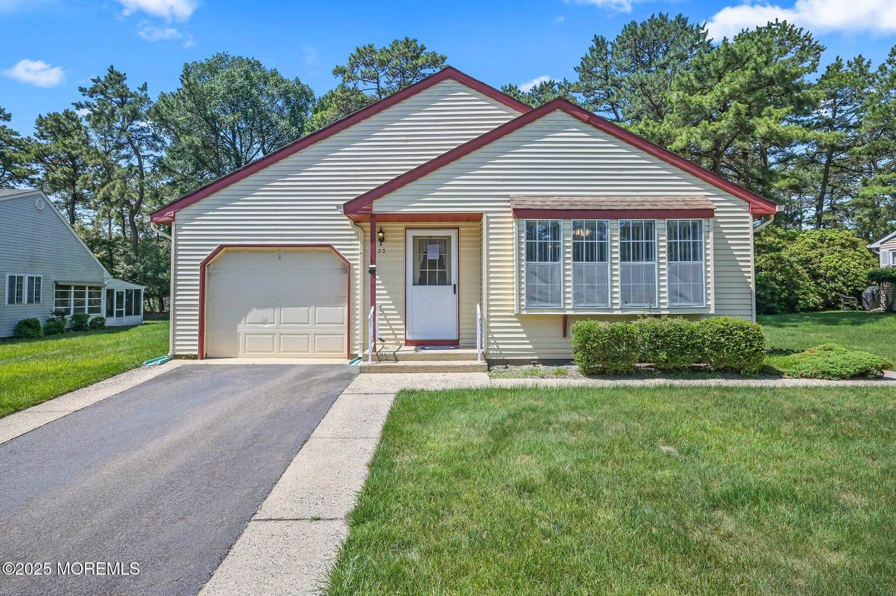 33 Penwood Drive - Photo 1