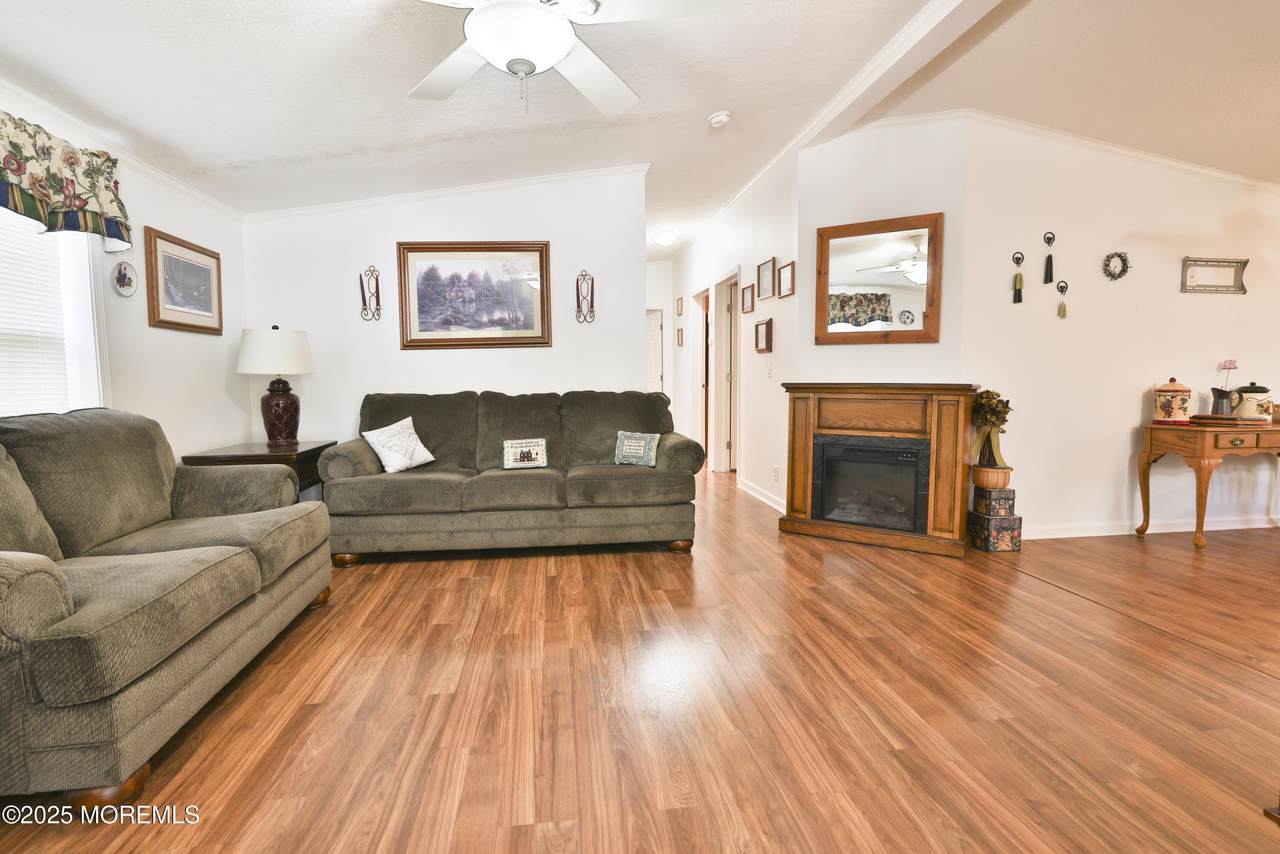 39 Goldenrod Place - Photo 1