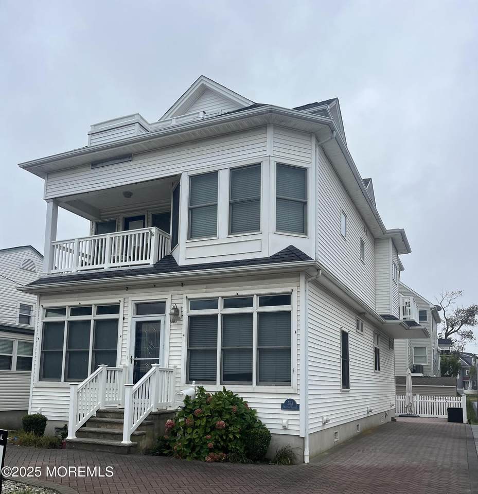 563 Whiting Avenue - Photo 1