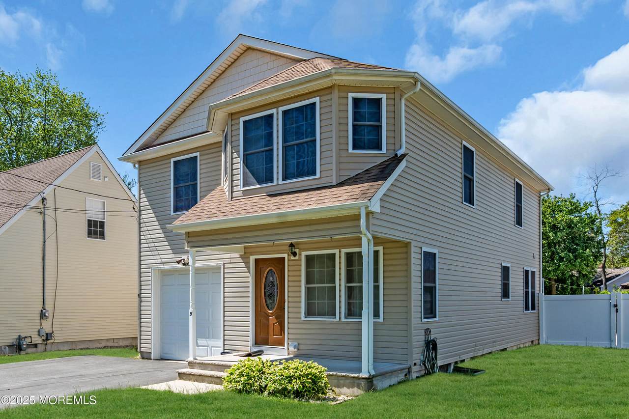 9 Fullerton Drive - Photo 1