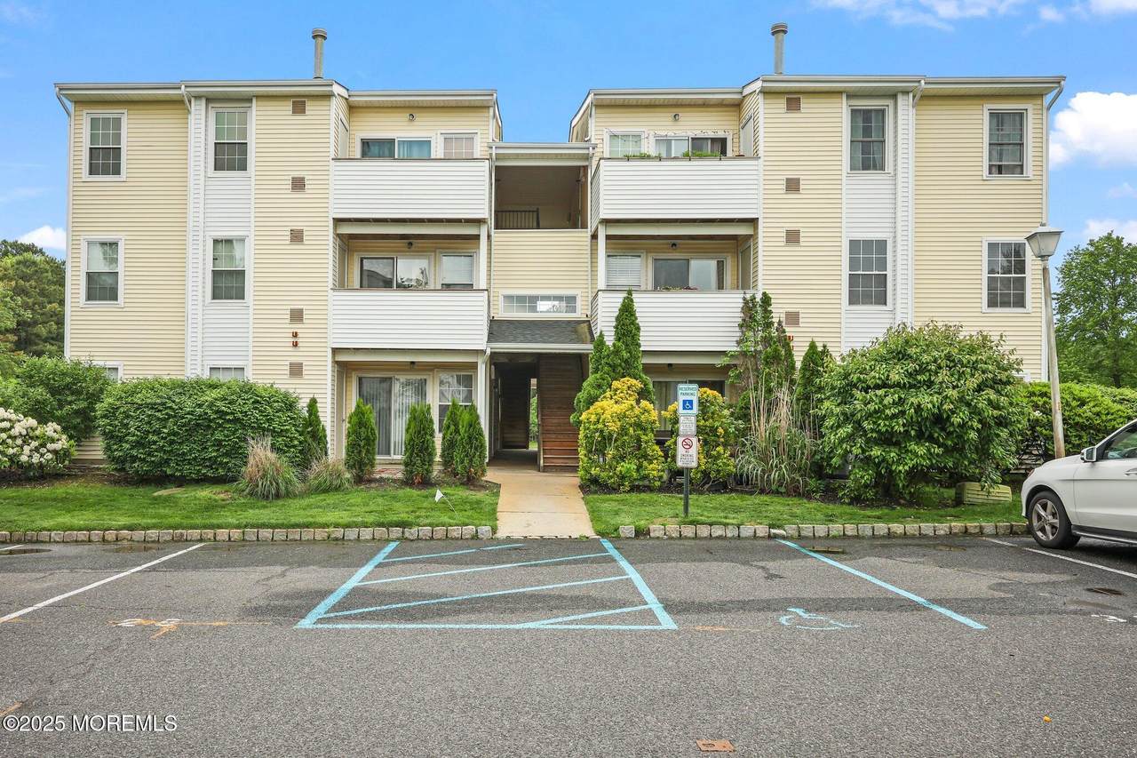 22 Basset Court - Photo 1
