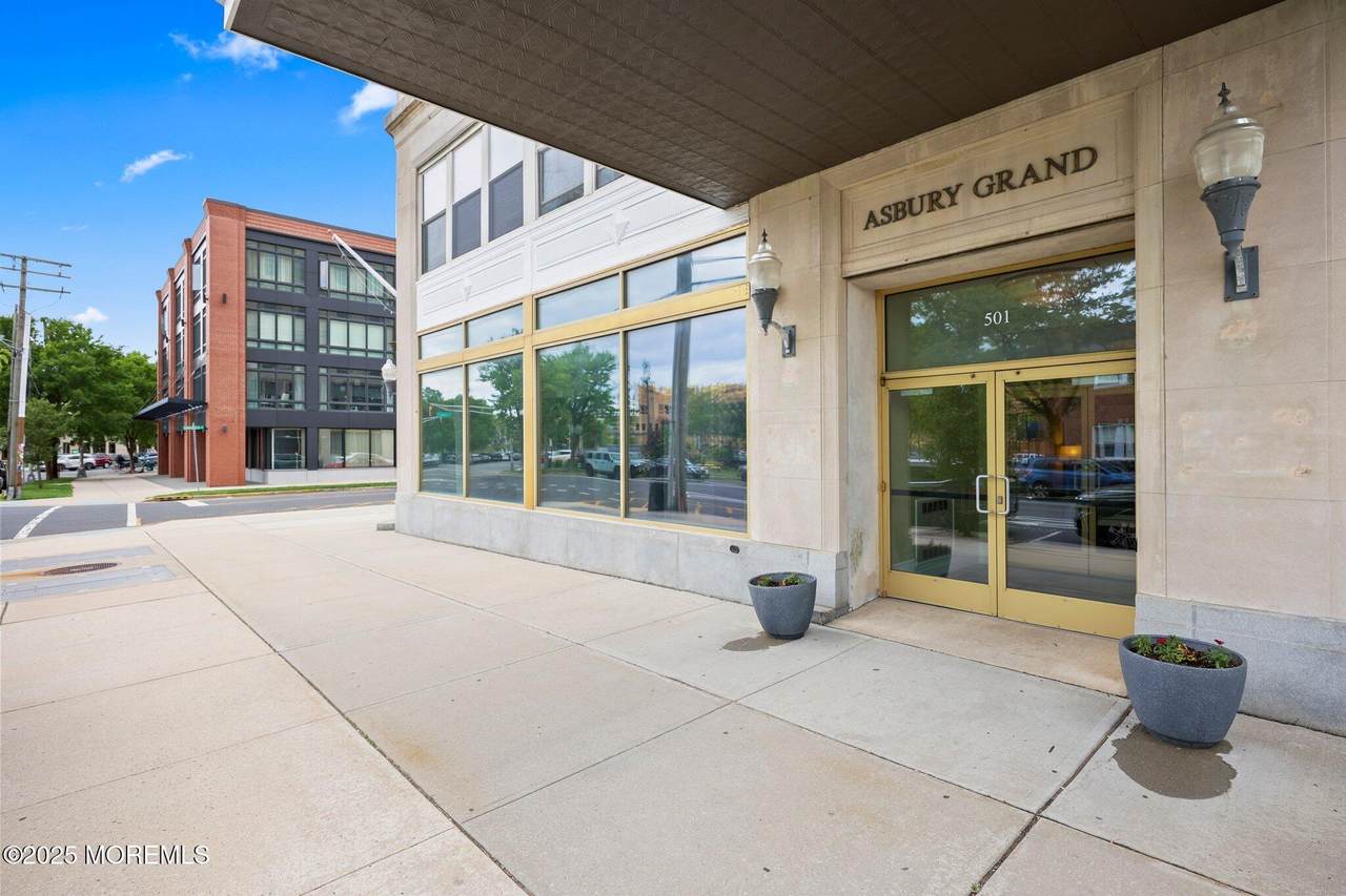 501 Grand Avenue - Photo 1
