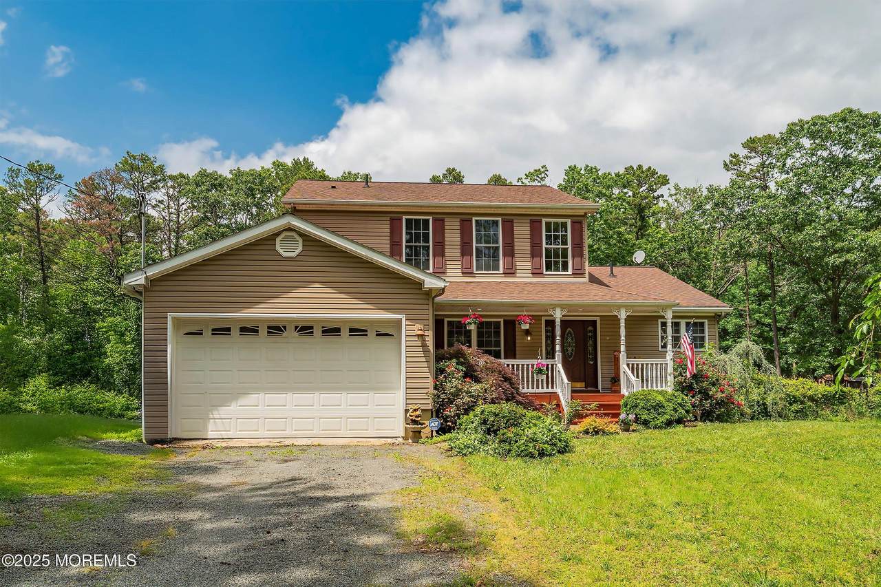 10 Hillside Avenue - Photo 1