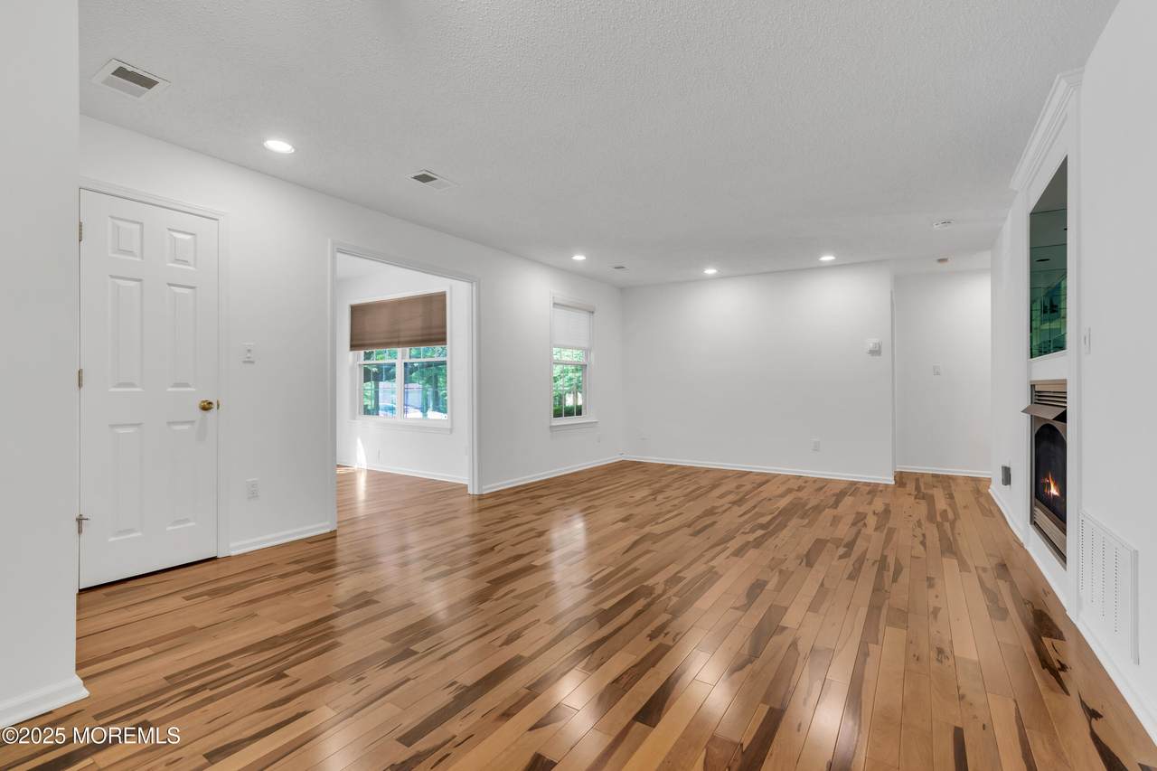 32 Frontier Way - Photo 1