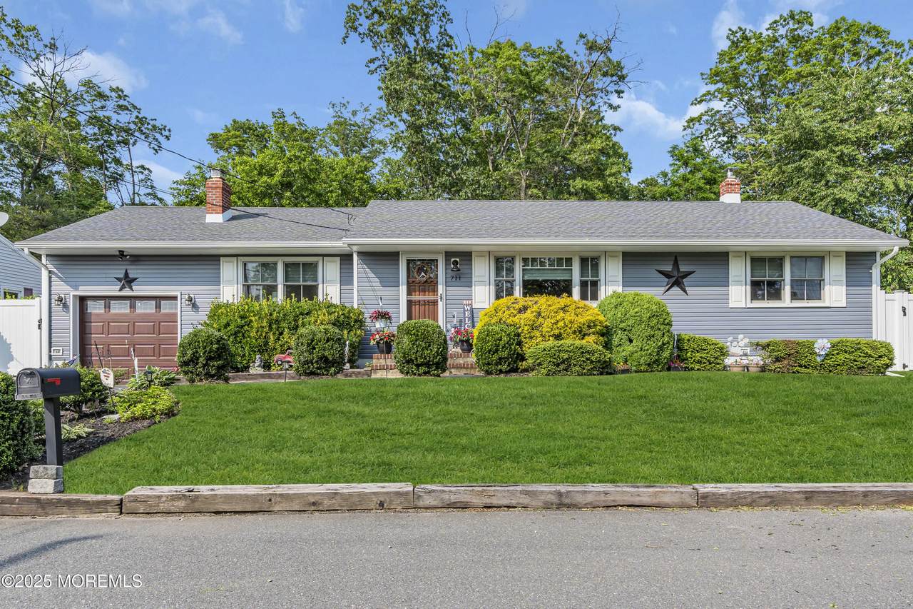 711 Hardean Road - Photo 1