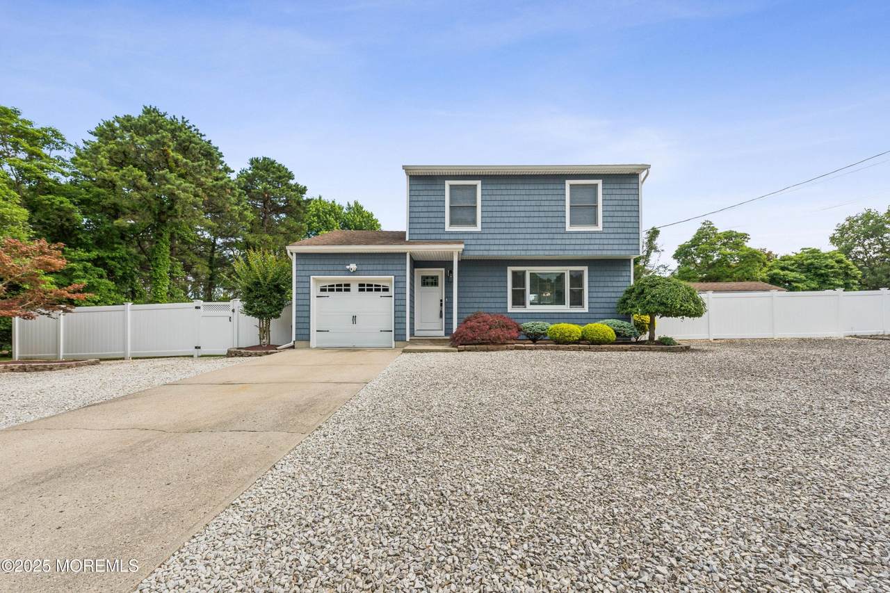 123 F Street - Photo 1