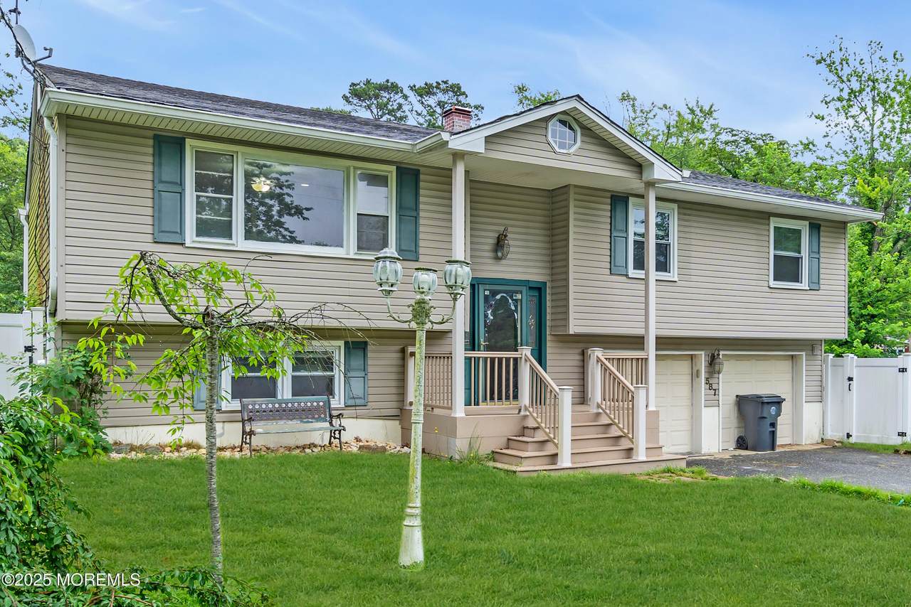 587 Montana Drive - Photo 1