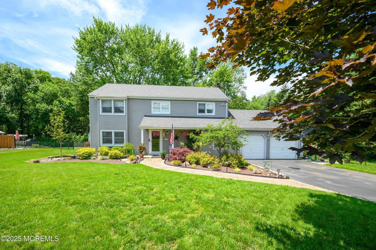 5 Hampton Drive - Photo 1