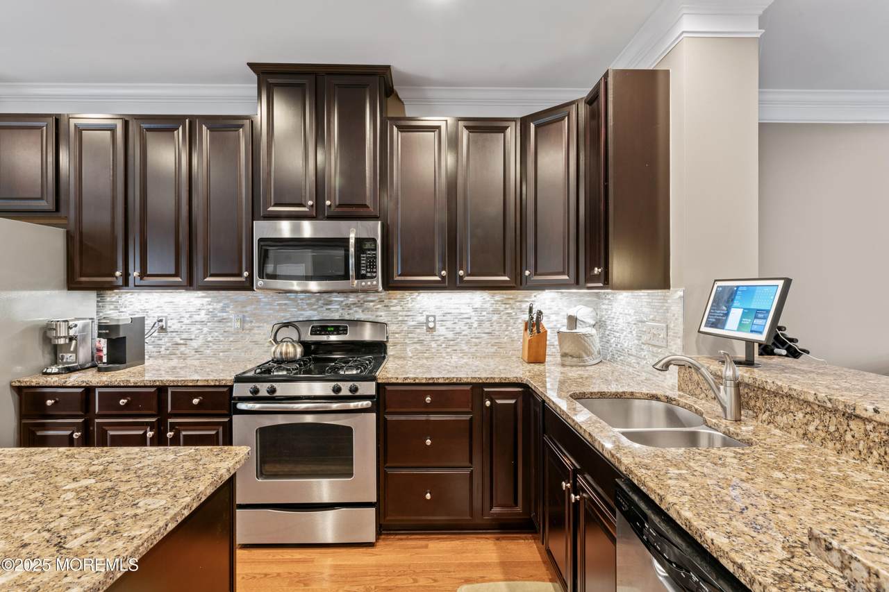 38 Phillip E Frank Way - Photo 1