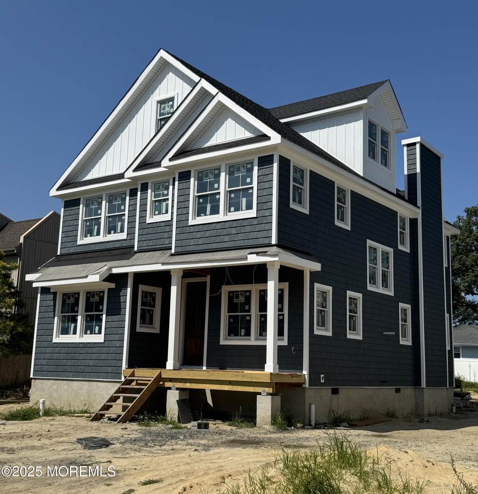 1325 Bay Avenue - Photo 1