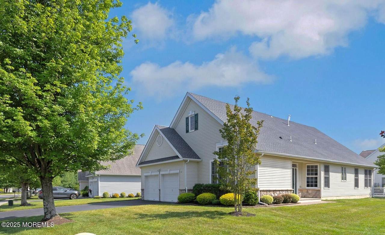 41 Redwood Drive - Photo 1