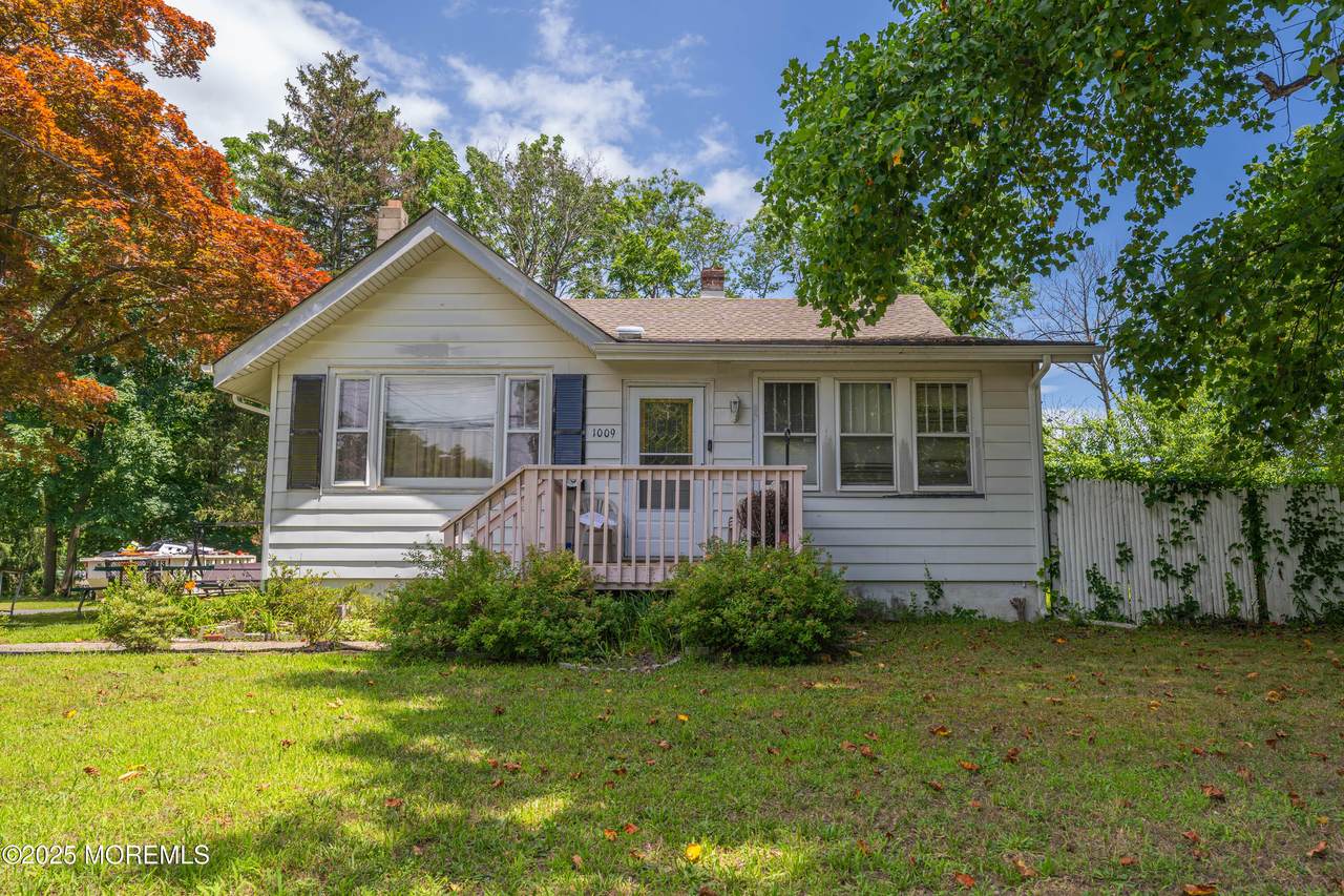 1009 Old Corlies Avenue - Photo 1