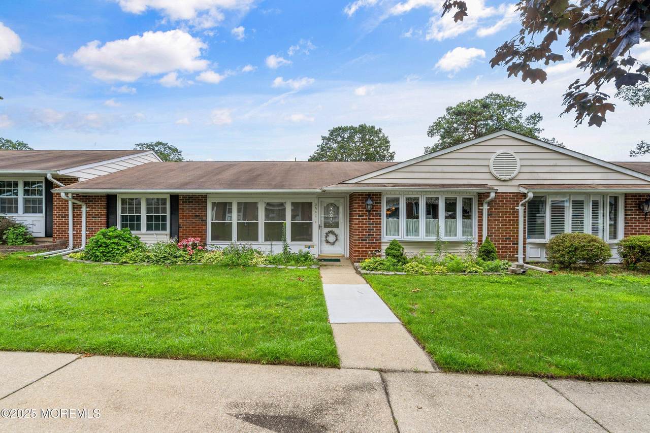 954C Aberdeen Drive - Photo 1