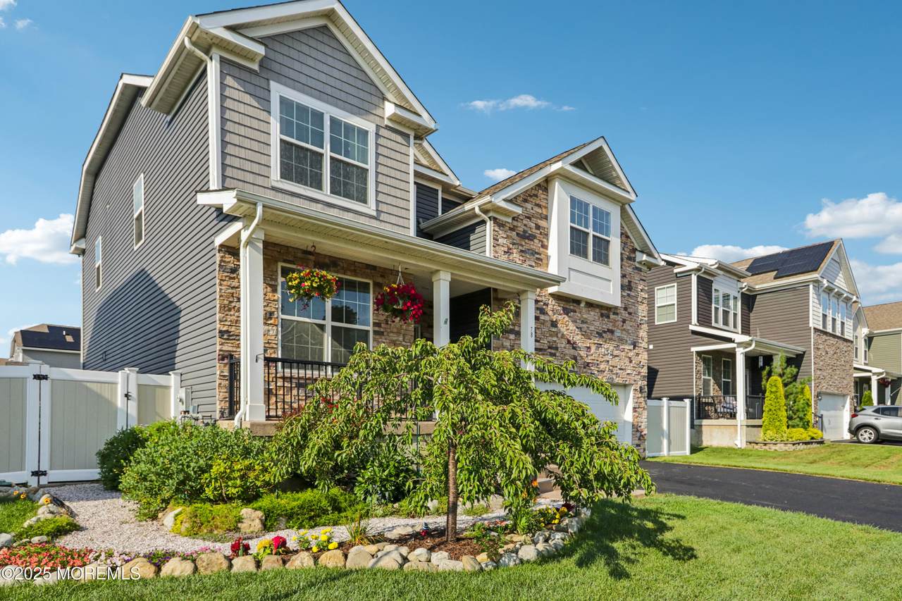 78 Bradshaw Drive - Photo 1