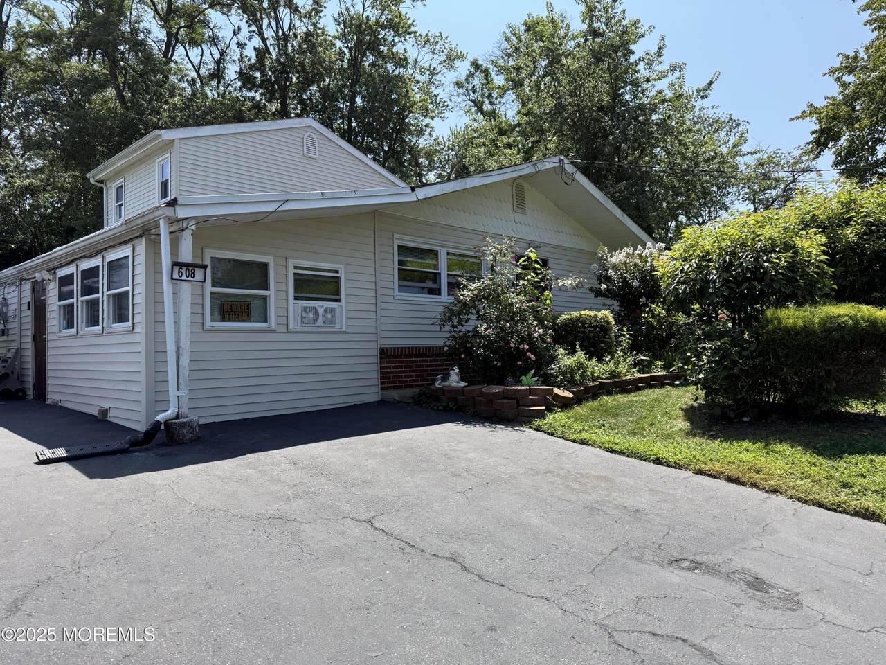 608 Wayside Road - Photo 1