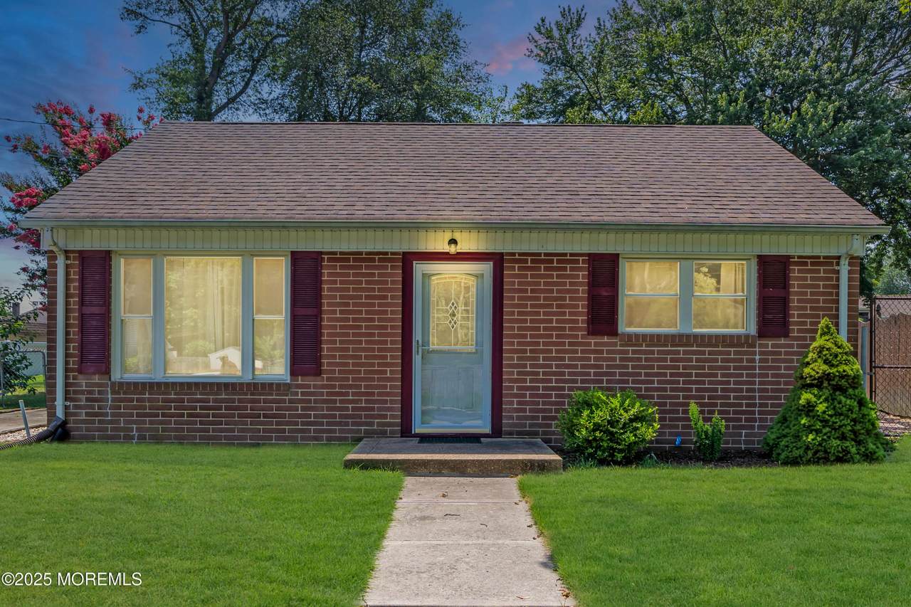 2011 Diana Road - Photo 1