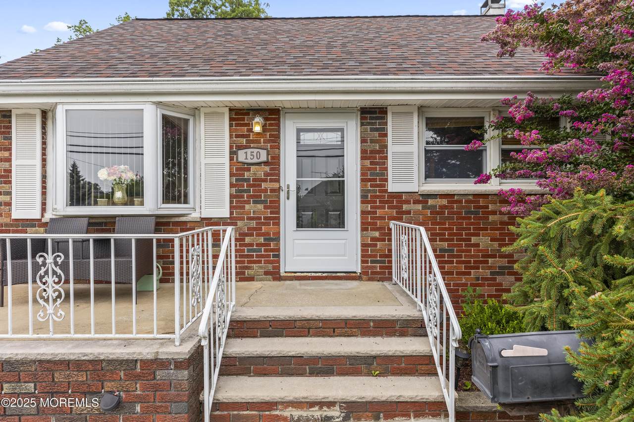 150 Worth Street - Photo 1