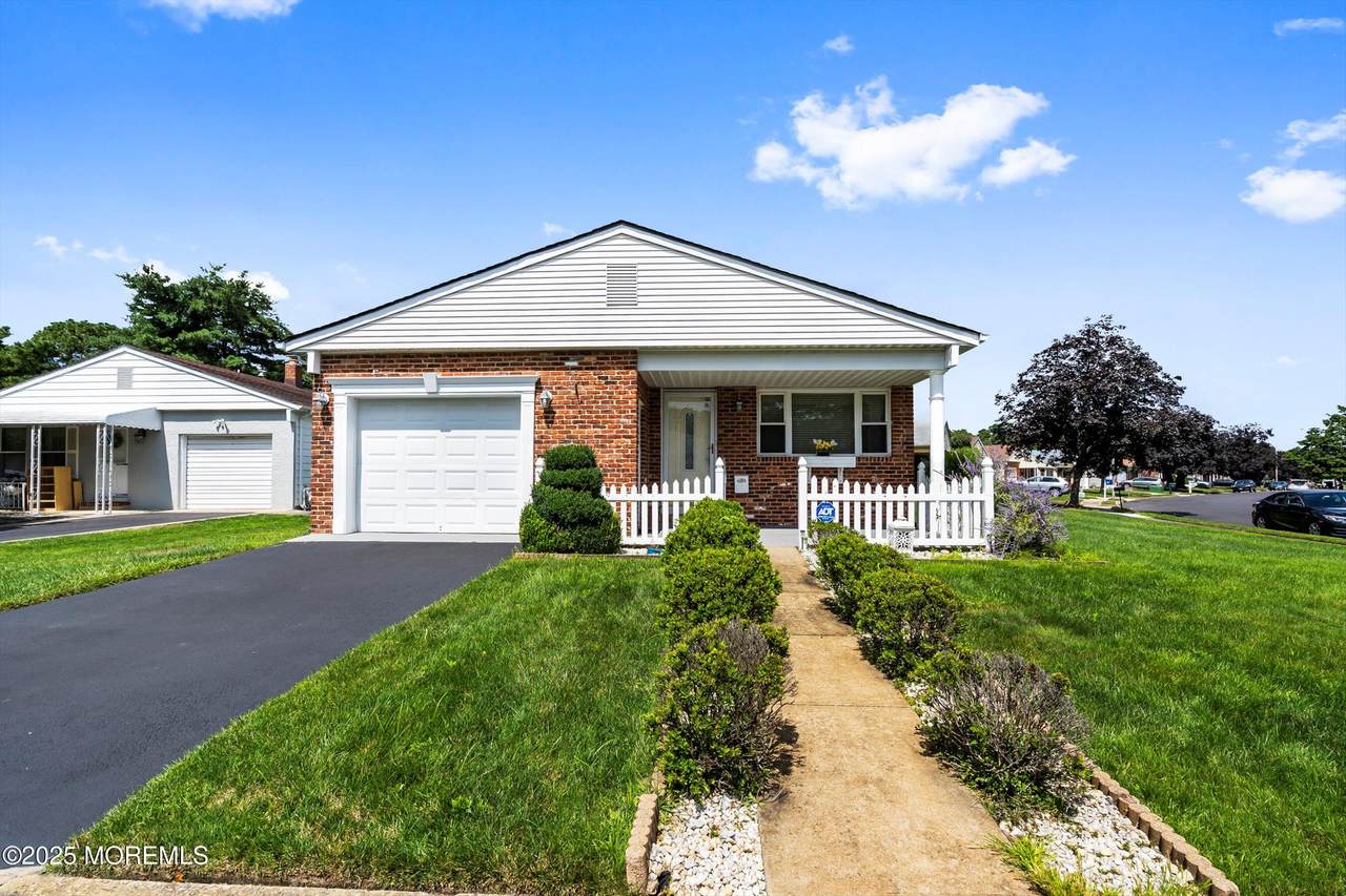 1 Lagos Court - Photo 1