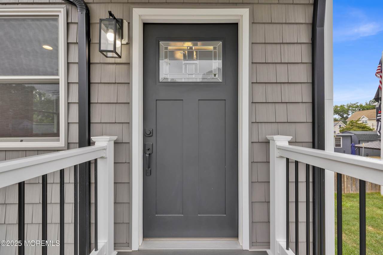 723 Monmouth Parkway - Photo 1