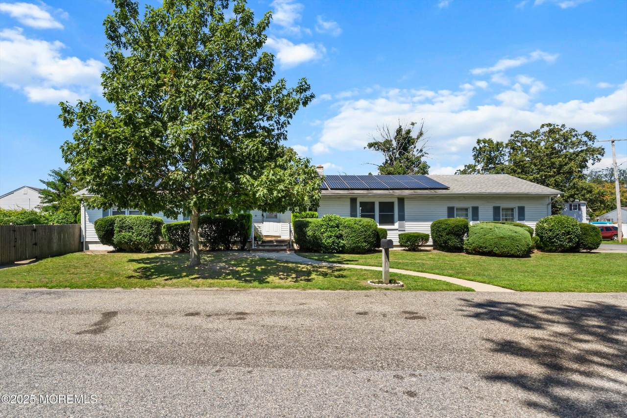 1108 Anchor Avenue - Photo 1