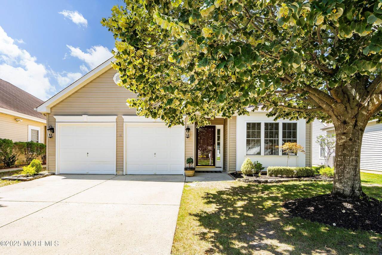 36 Congressional Road - Photo 1