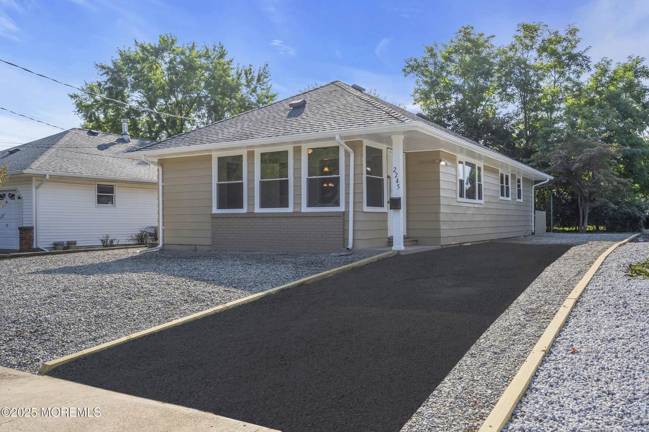2245 Mount Hood Lane - Photo 1